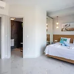 Megan Luxury With Private Pool