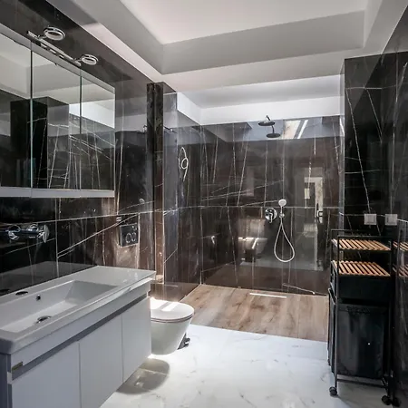 Megan Luxury With Private Pool Apartment *