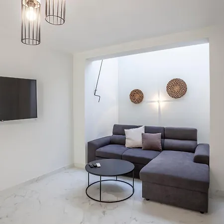 Megan Luxury With Private Pool