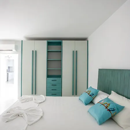 Megan Luxury With Private Pool Apartment Pefkochori