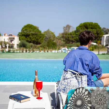Megan Luxury With Private Pool Apartment *