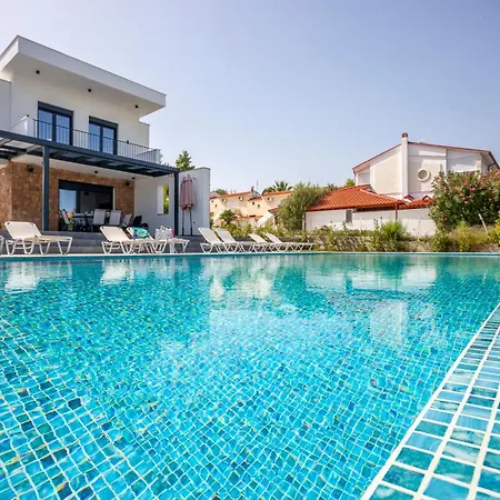 Megan Luxury With Private Pool *