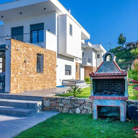 Megan Luxury With Private Pool *