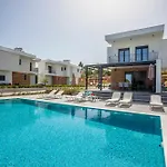 Megan Luxury With Private Pool Διαμέρισμα