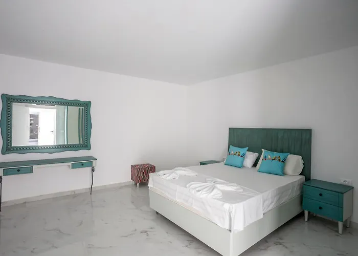 Megan Luxury With Private Pool Apartment