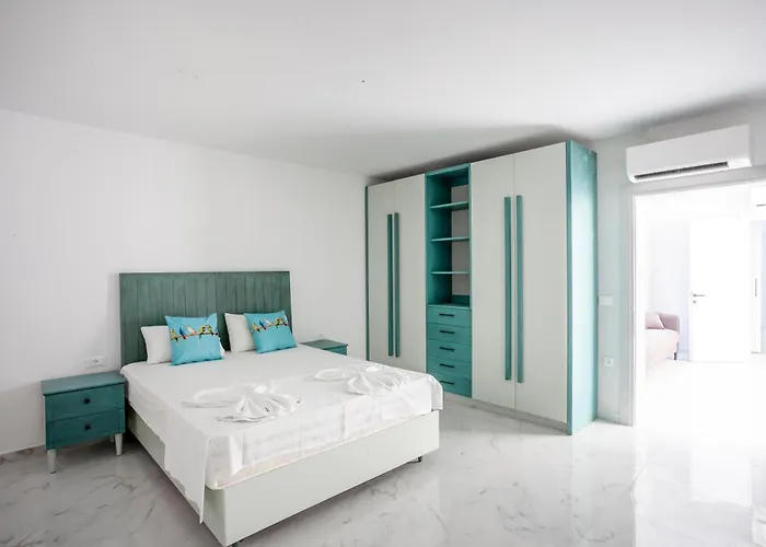Megan Luxury With Private Pool Apartment Pefkochori