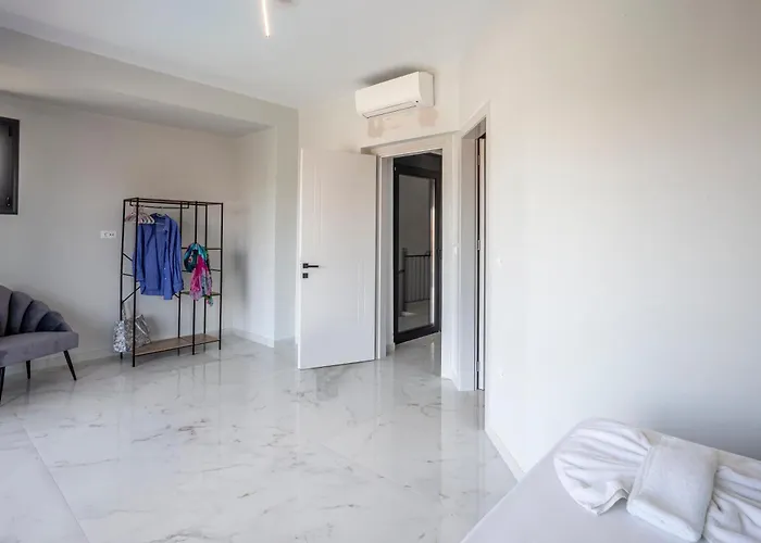 Megan Luxury With Private Pool Pefkochori