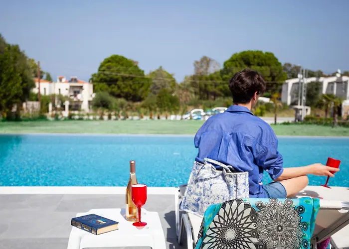 Megan Luxury With Private Pool Apartment *