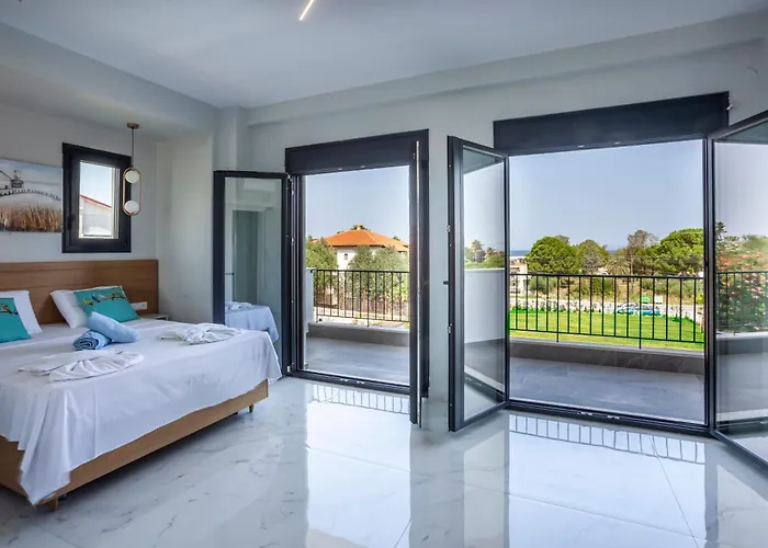 Megan Luxury With Private Pool Apartment *